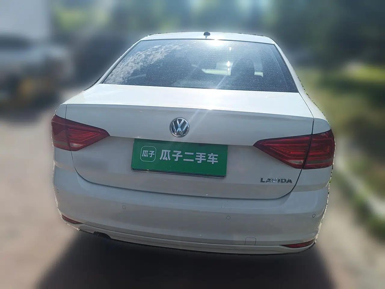 Volkswagen Lavida 2017 1.6L Manual Fashion Edition — миниатюра 5