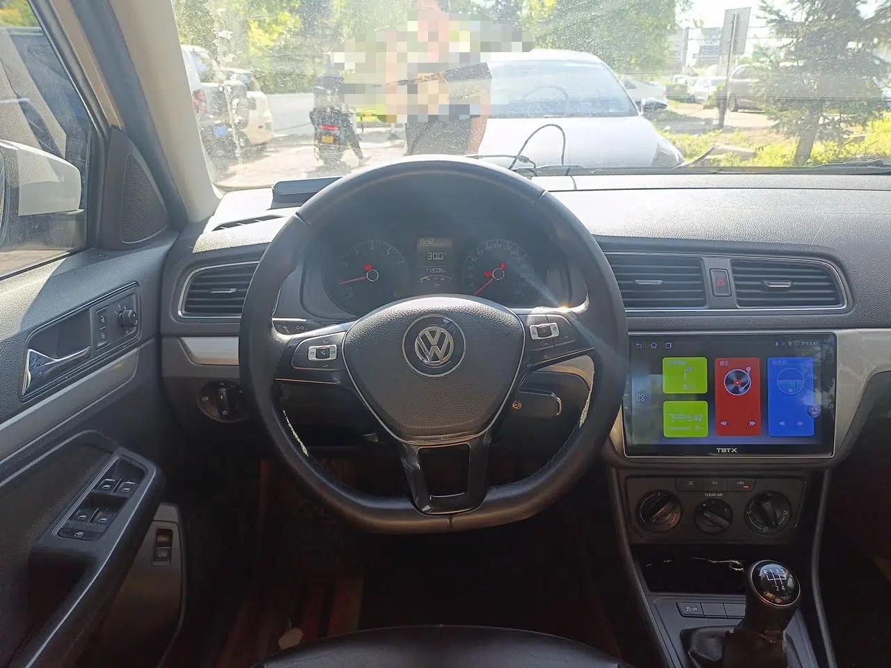 Volkswagen Lavida 2017 1.6L Manual Fashion Edition — миниатюра 10