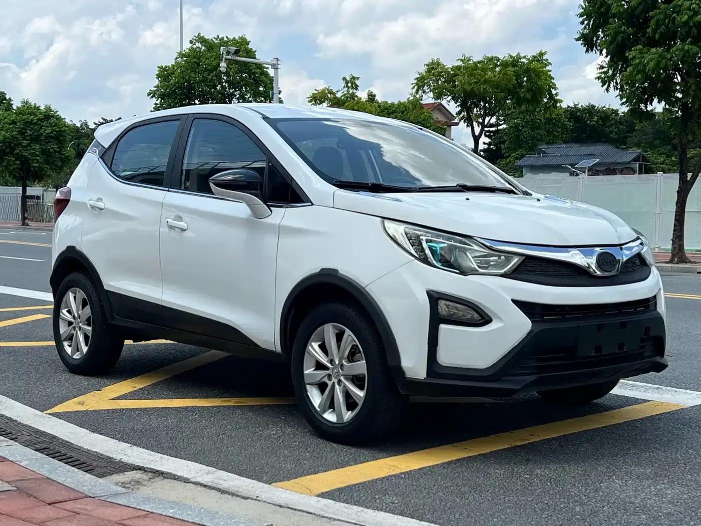 2017 Yuan 1.5L Automatic Cool and Stylish Model — миниатюра 3