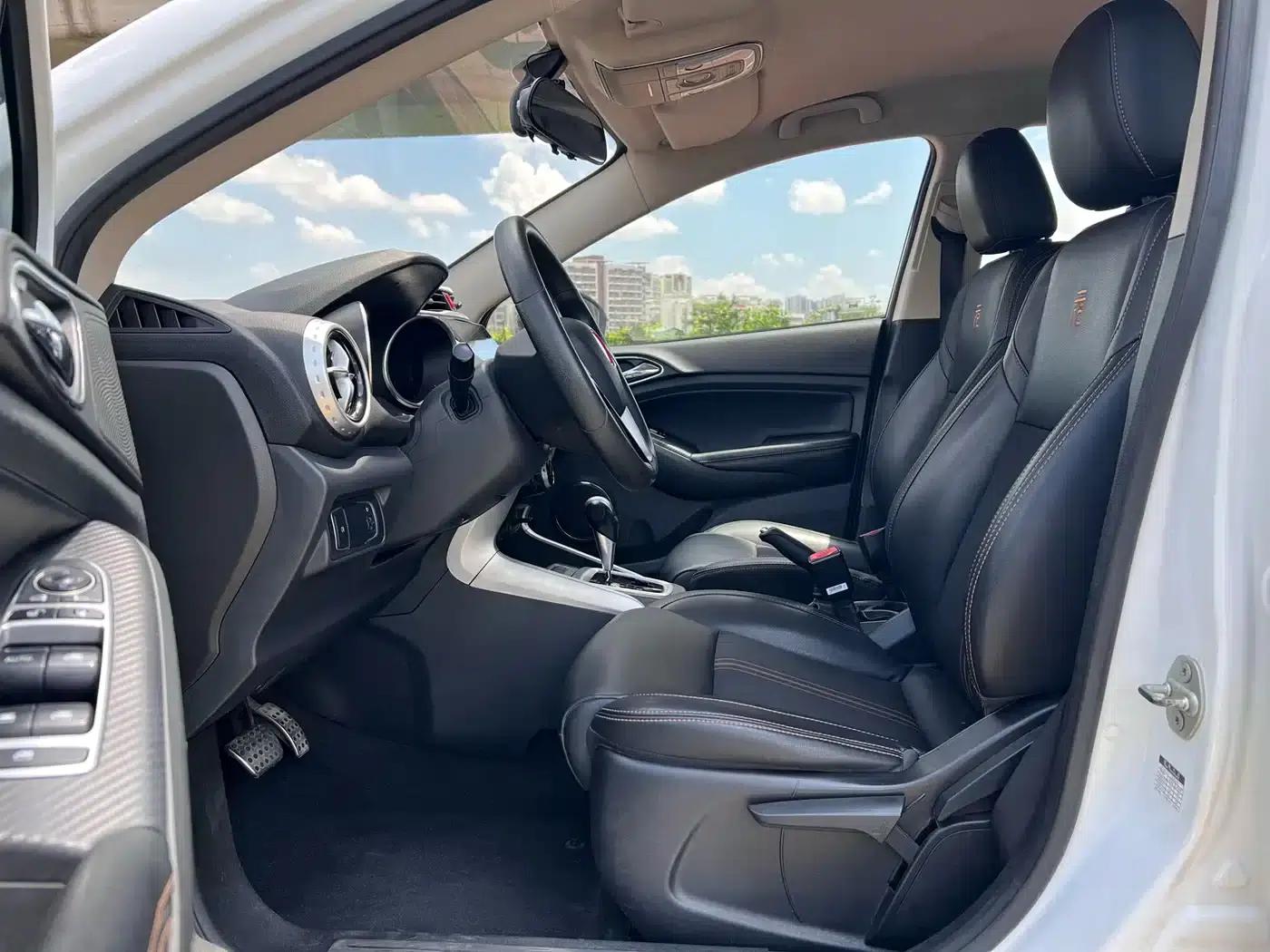 2017 Yuan 1.5L Automatic Cool and Stylish Model — миниатюра 4