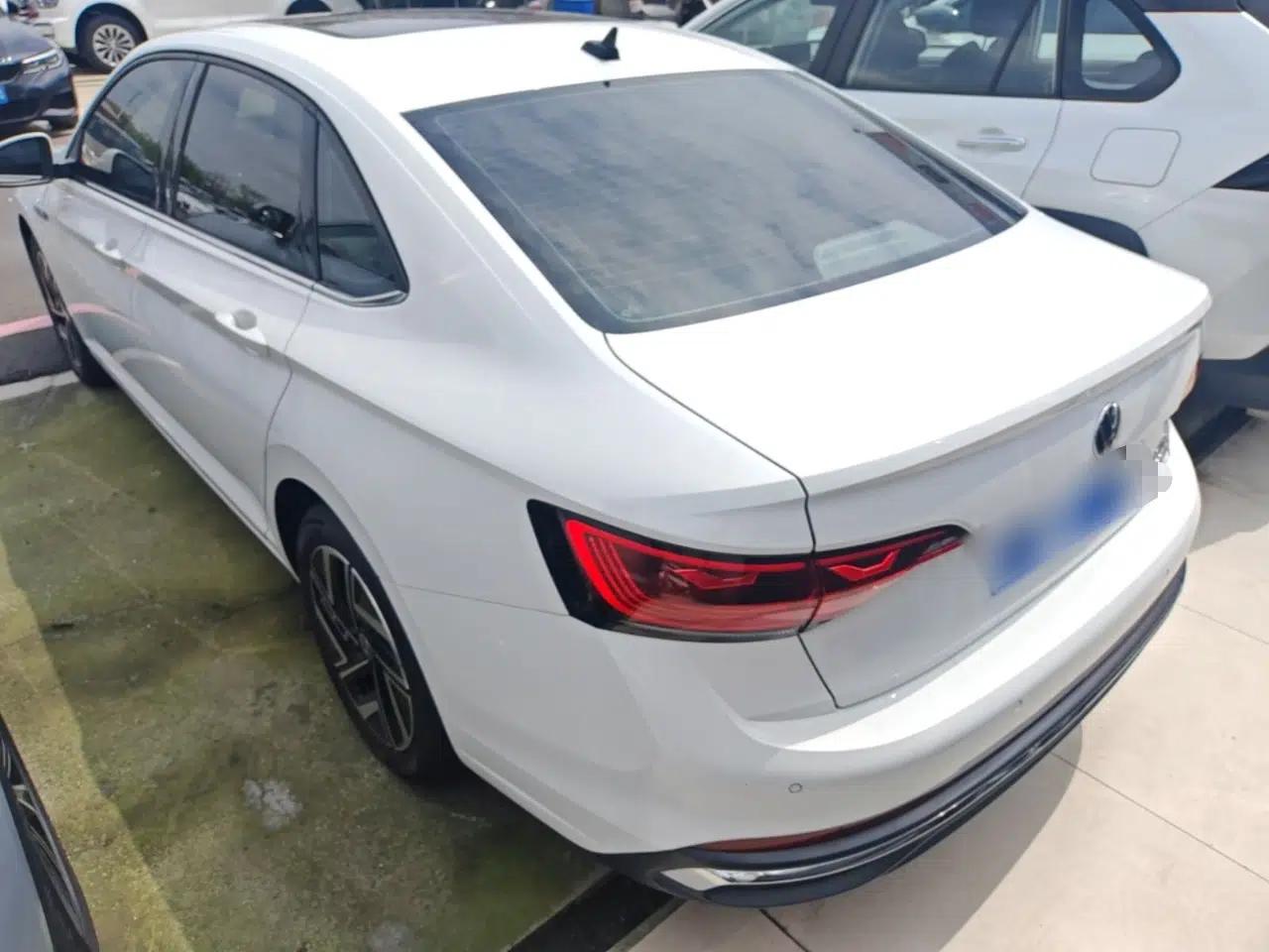 Volkswagen Sagitar 2023 300TSI DSG Flyover Edition — миниатюра 4