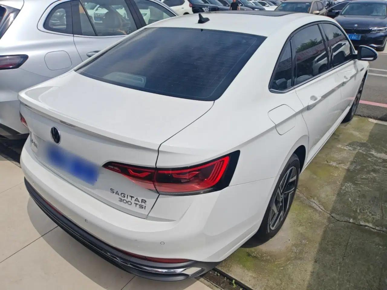 Volkswagen Sagitar 2023 300TSI DSG Flyover Edition — миниатюра 6