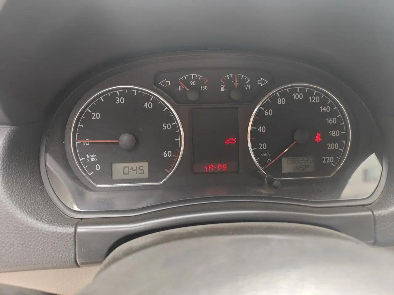 Volkswagen Polo 2011 Jingqu 1.4L Automatic Shishang Edition — миниатюра 11