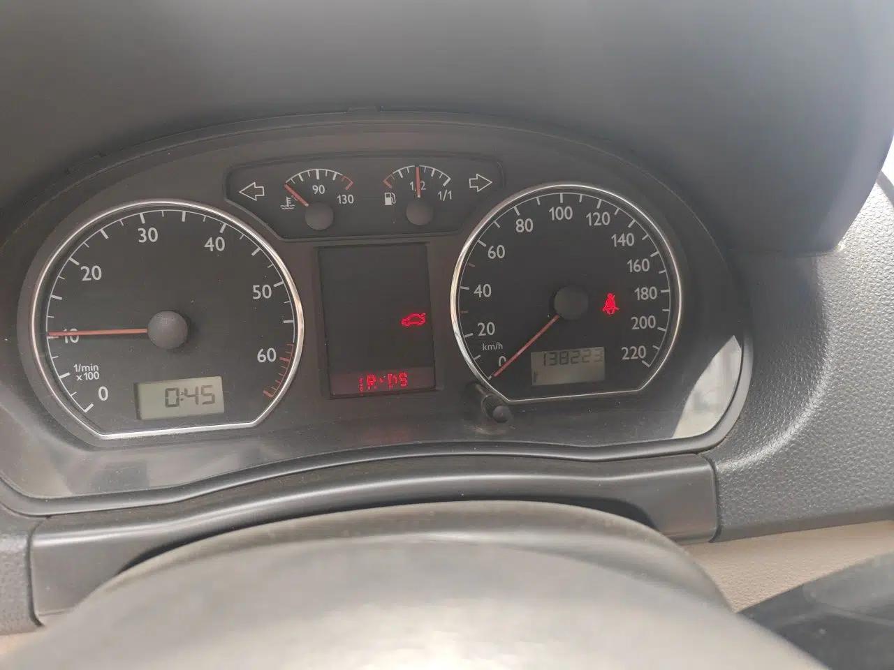 Volkswagen Polo 2011 Jingqu 1.4L Automatic Shishang Edition — миниатюра 12