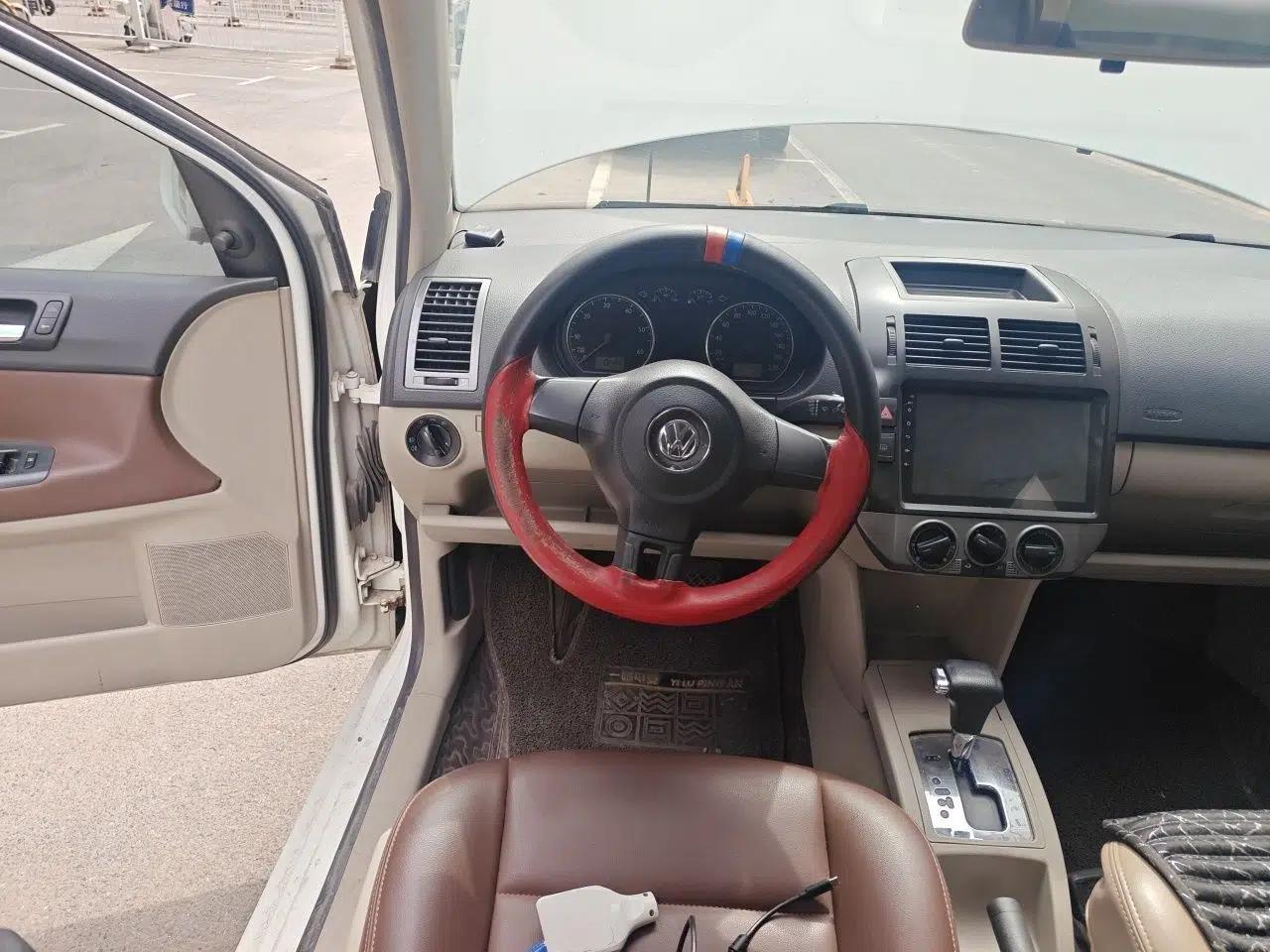 Volkswagen Polo 2011 Jingqu 1.4L Automatic Shishang Edition — миниатюра 10