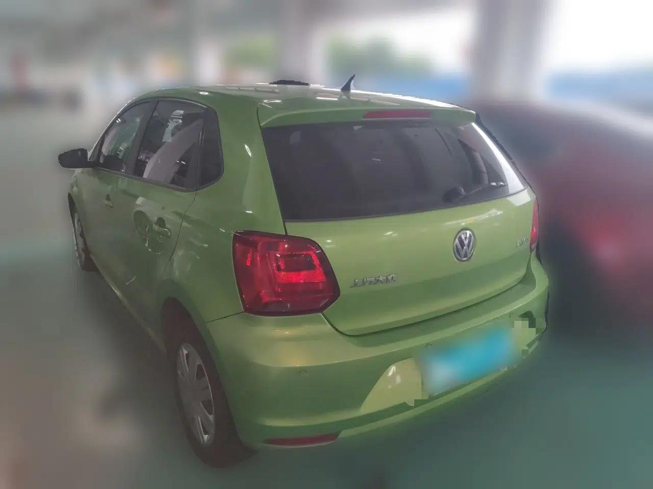Volkswagen Polo 2016 1.4L Automatic Trendy Model — миниатюра 4