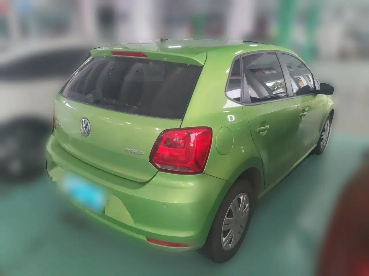 Volkswagen Polo 2016 1.4L Automatic Trendy Model — миниатюра 6