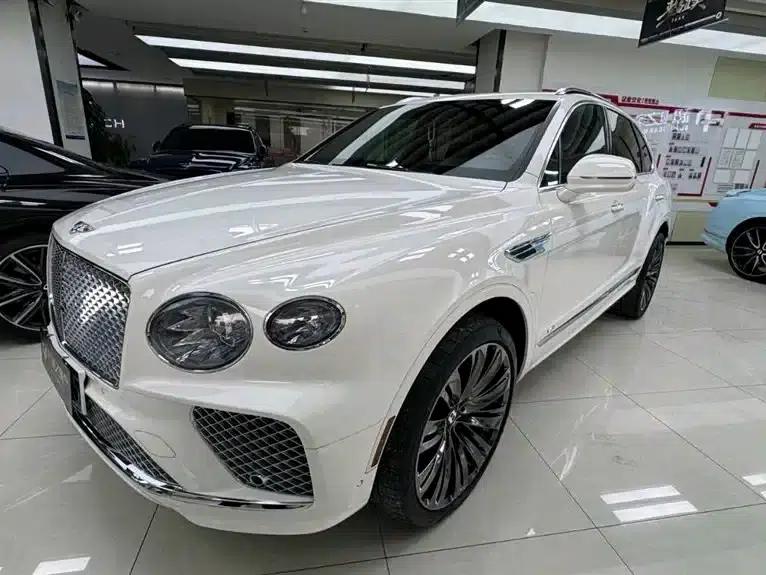Bentayga 2022 4.0T V8 — миниатюра 1
