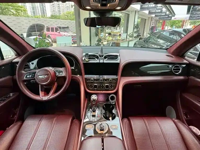 Bentayga 2022 4.0T V8 — миниатюра 9