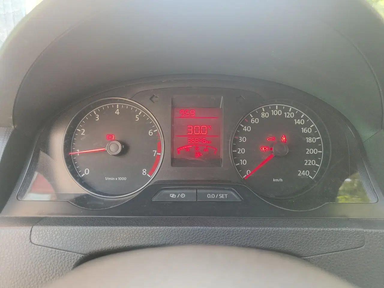 Volkswagen Santana 2015 1.6L Manual Fashion Edition — миниатюра 11
