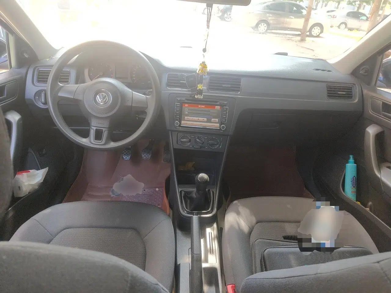 Volkswagen Santana 2015 1.6L Manual Fashion Edition — миниатюра 9