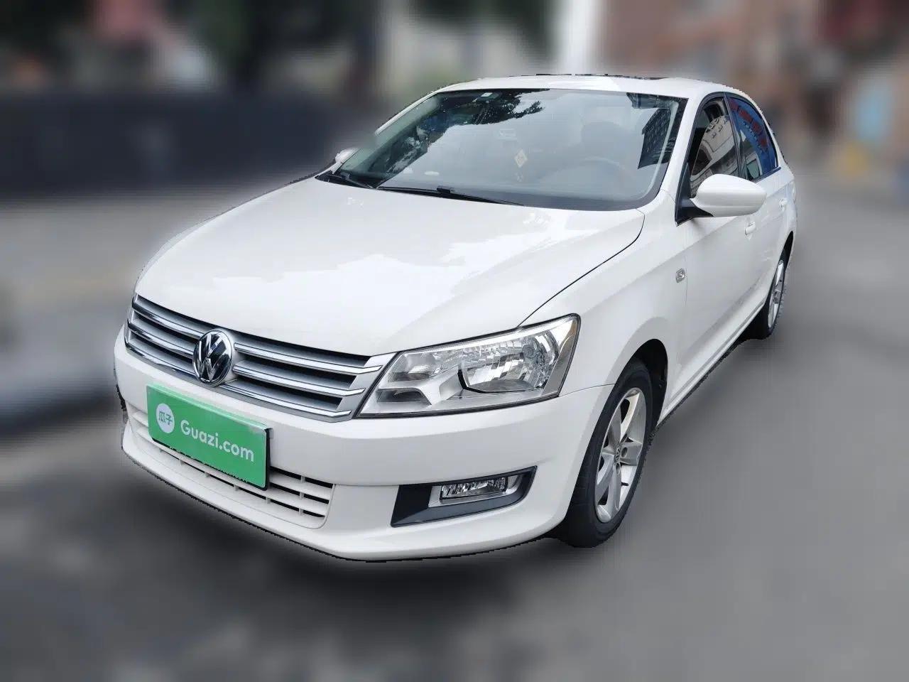 Volkswagen Santana 2015 1.6L Manual Comfort Edition — миниатюра 1