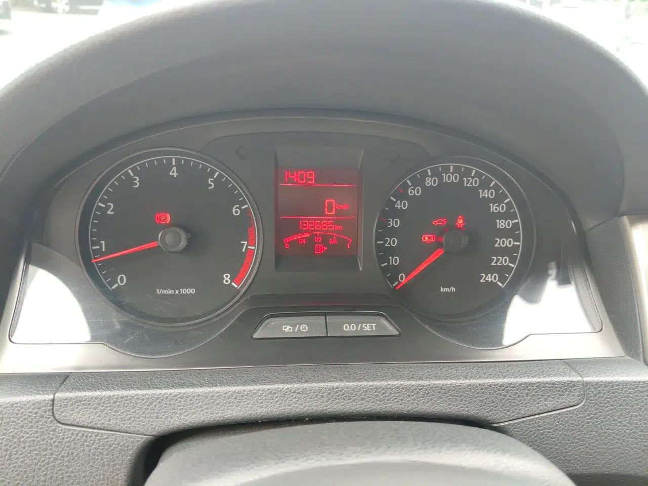 Volkswagen Santana 2015 1.6L Manual Comfort Edition — миниатюра 11