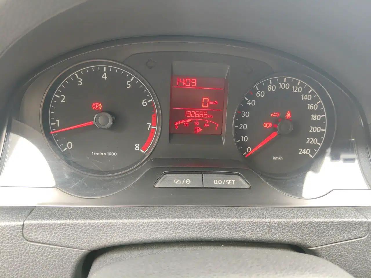 Volkswagen Santana 2015 1.6L Manual Comfort Edition — миниатюра 12