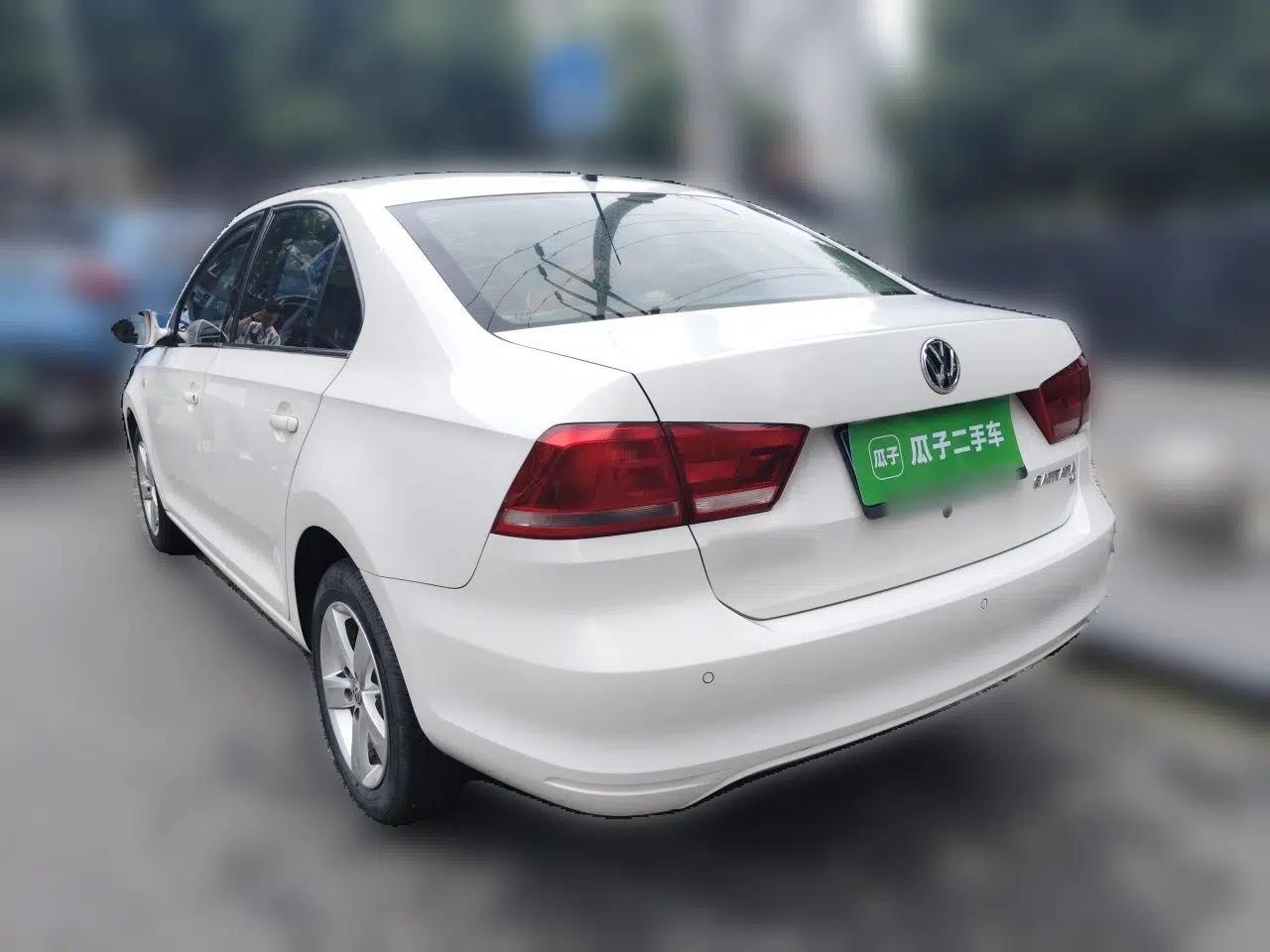Volkswagen Santana 2015 1.6L Manual Comfort Edition — миниатюра 4