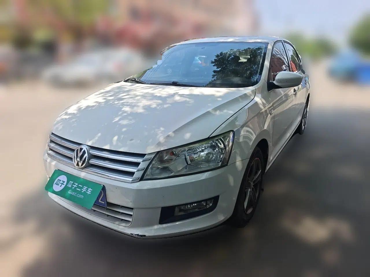 Volkswagen Santana 2015 1.6L Manual Comfort Edition — миниатюра 1