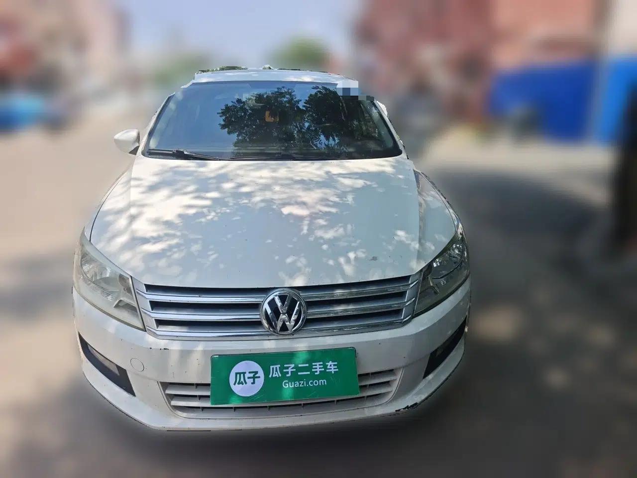 Volkswagen Santana 2015 1.6L Manual Comfort Edition — миниатюра 2