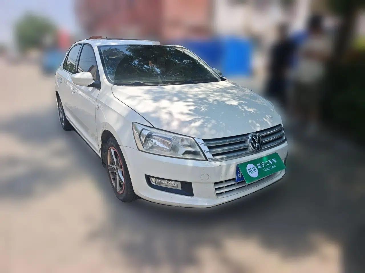 Volkswagen Santana 2015 1.6L Manual Comfort Edition — миниатюра 3