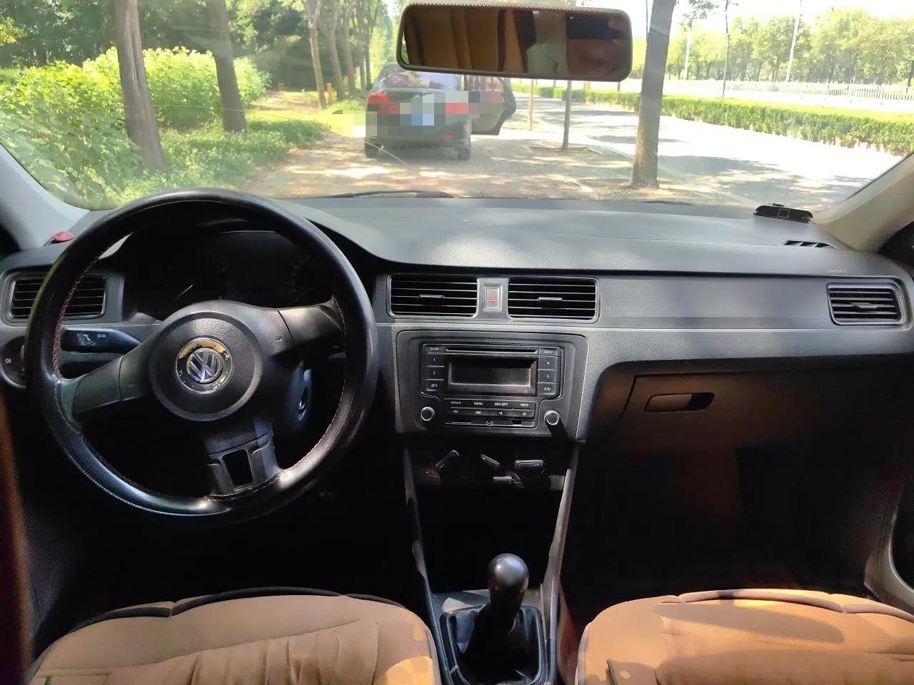 Volkswagen Santana 2013 1.4L Manual Fashion Edition — миниатюра 9
