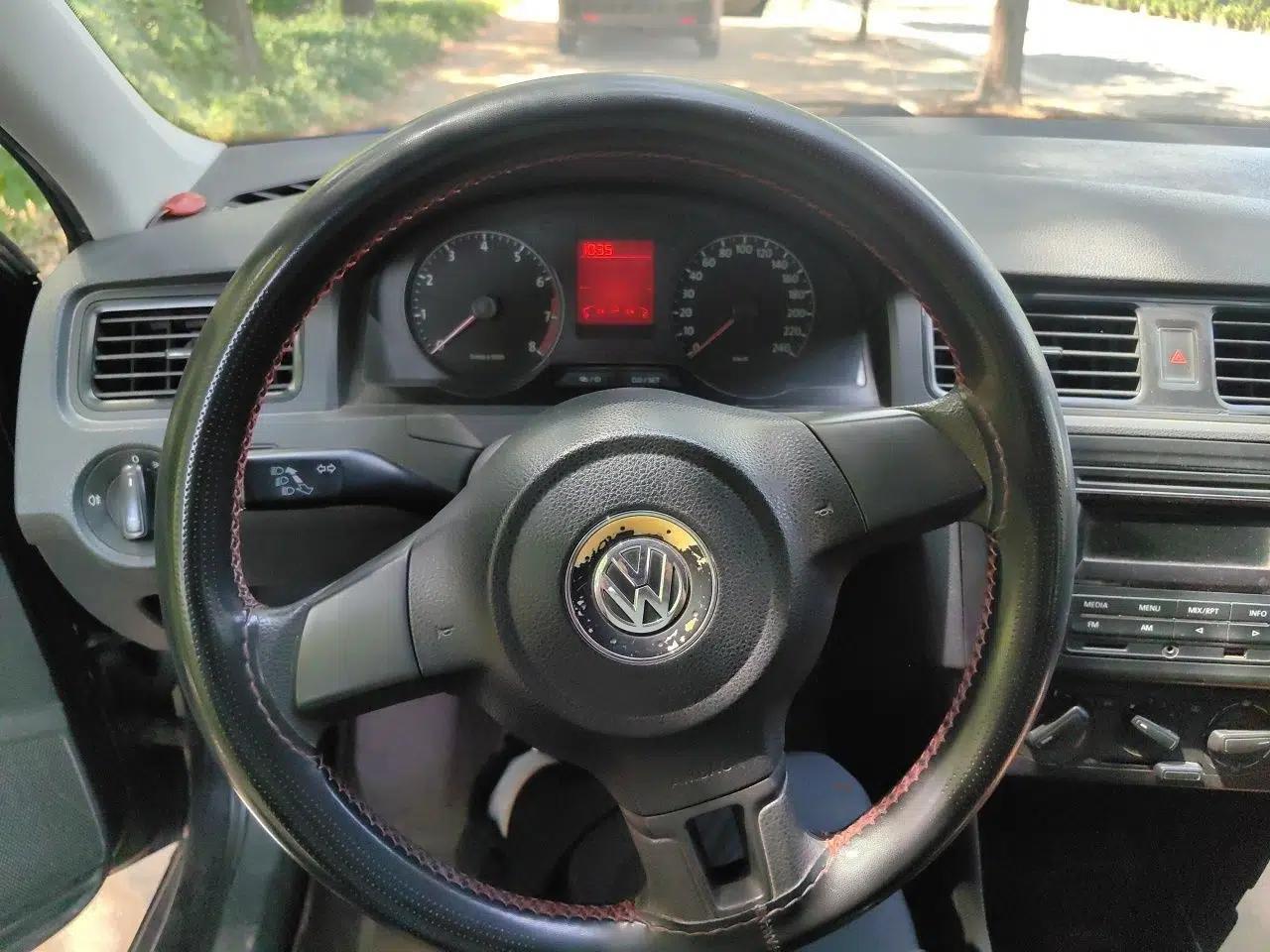 Volkswagen Santana 2013 1.4L Manual Fashion Edition — миниатюра 10