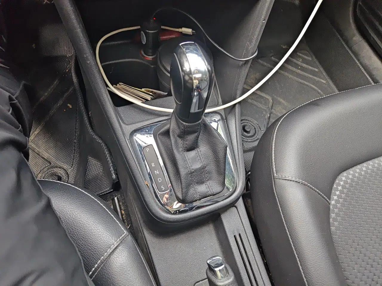 Volkswagen Santana 2015 Haval H6 1.6L Automatic Comfort Model — миниатюра 14