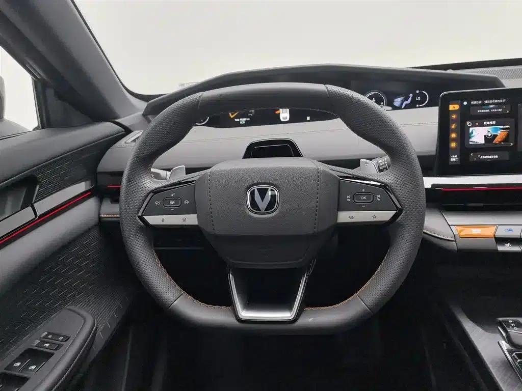 Changan UNI-V 2024 1.5T Premium Edition — миниатюра 11