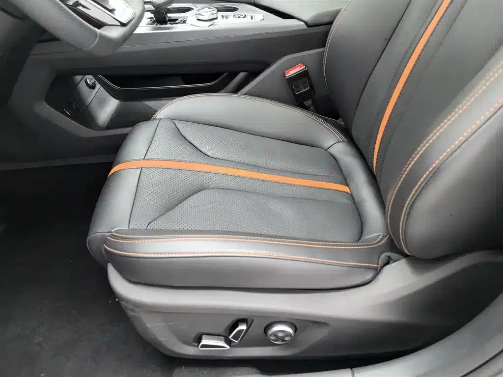 Changan UNI-V 2024 1.5T Premium Edition — миниатюра 20