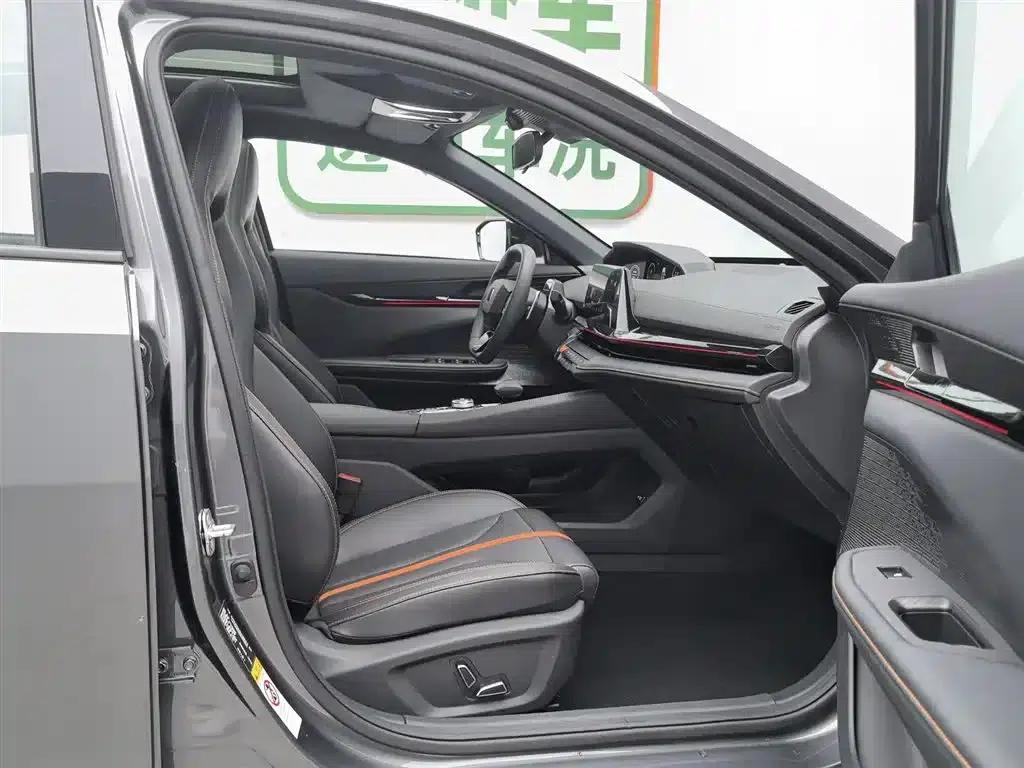 Changan UNI-V 2024 1.5T Premium Edition — миниатюра 23