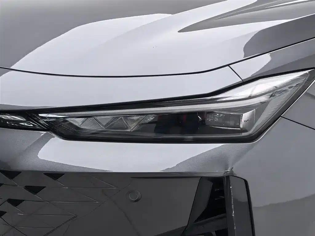 Changan UNI-V 2024 1.5T Premium Edition — миниатюра 7