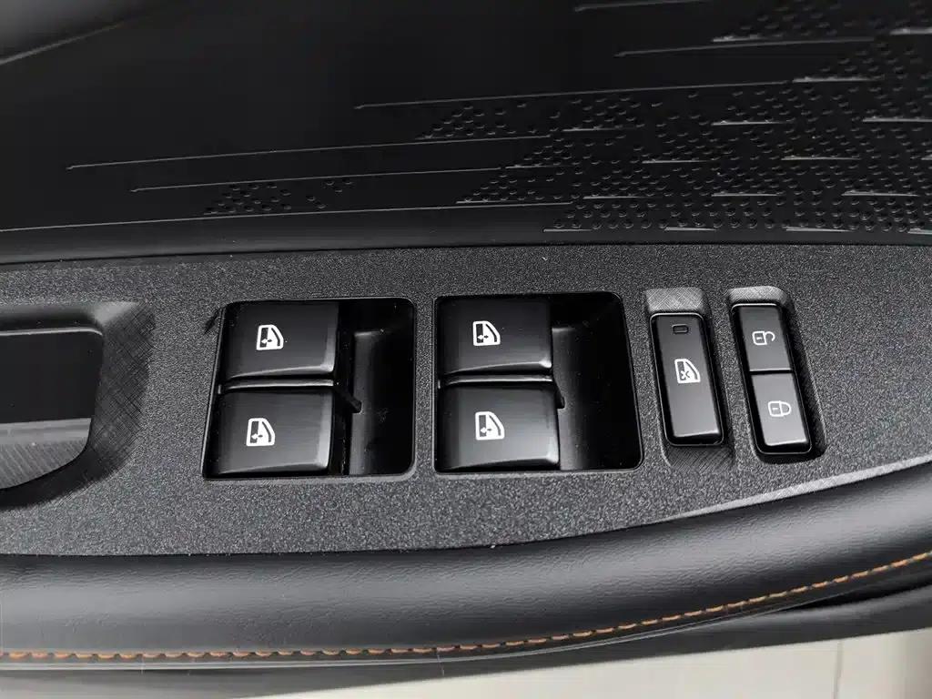 Changan UNI-V 2024 1.5T Premium Edition — миниатюра 9