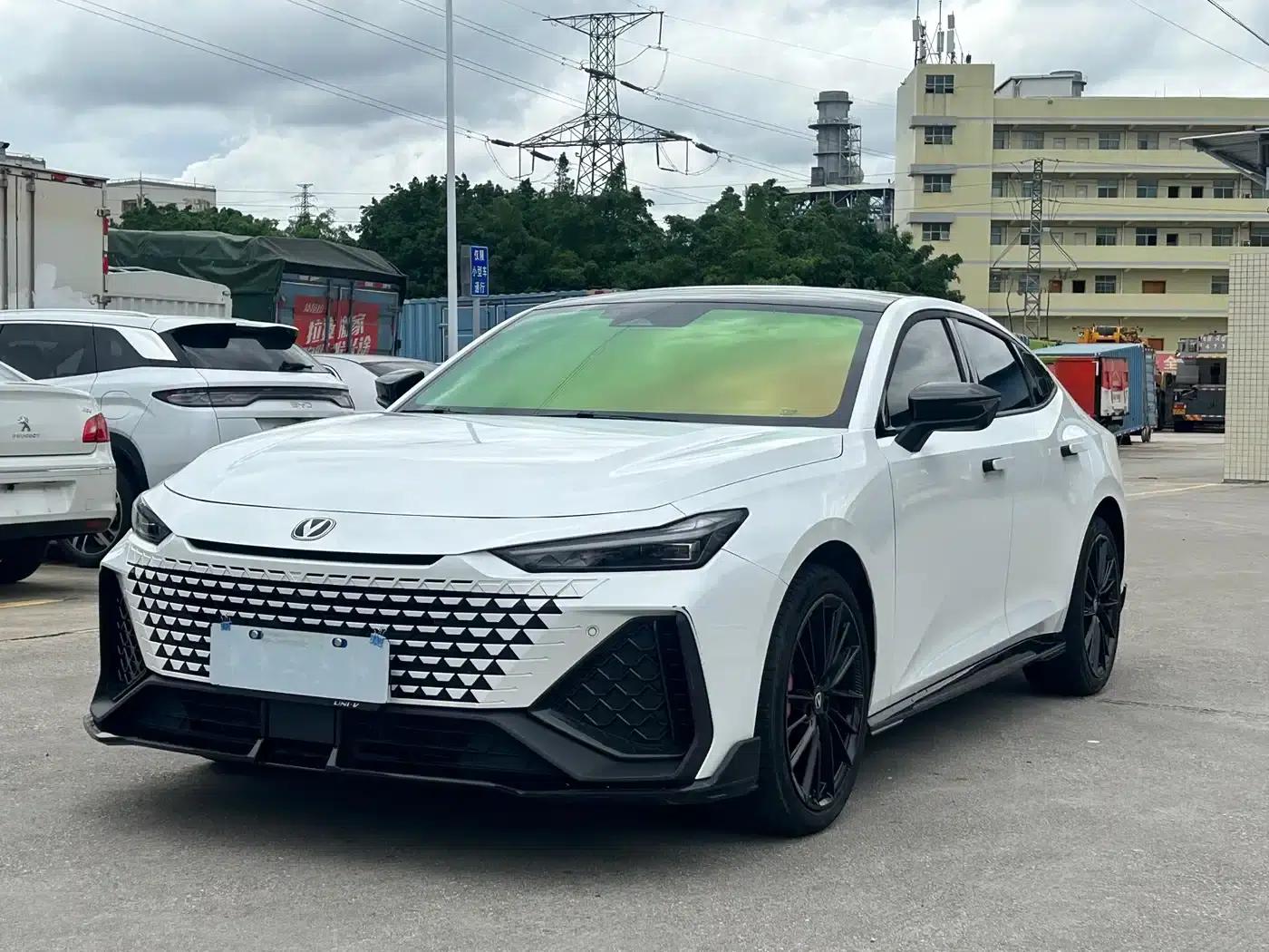 Changan UNI-V 2024 2.0T High-Performance Edition — миниатюра 1
