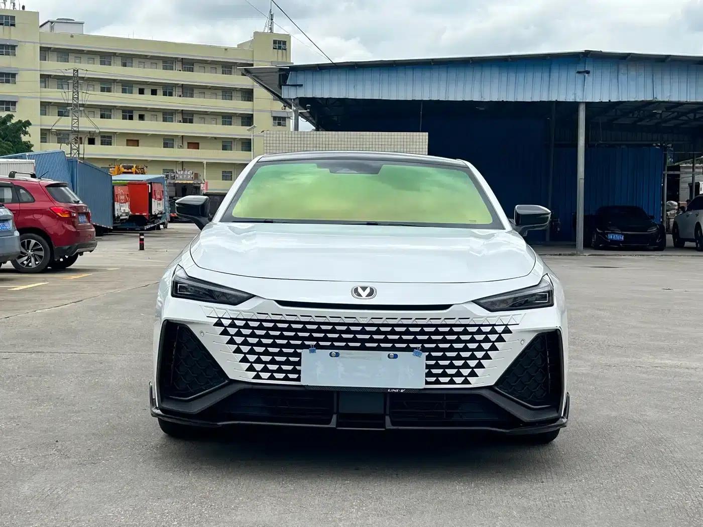 Changan UNI-V 2024 2.0T High-Performance Edition — миниатюра 2