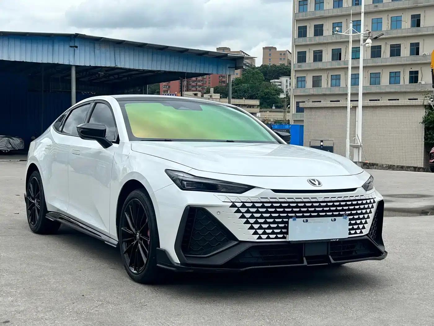 Changan UNI-V 2024 2.0T High-Performance Edition — миниатюра 3