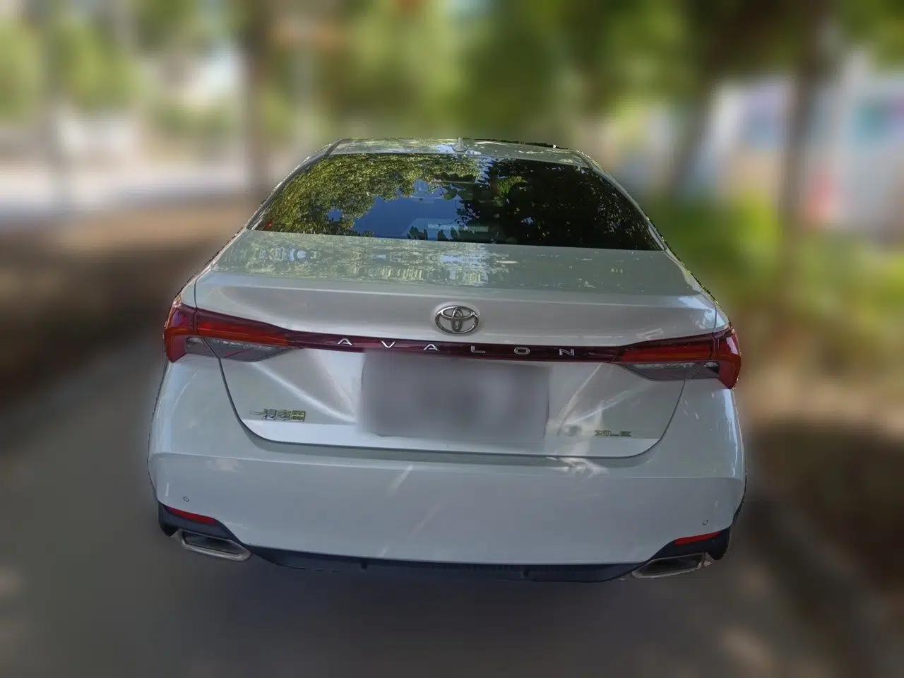 Toyota Avalon 2022 2.0L XLE Premium Edition — миниатюра 5