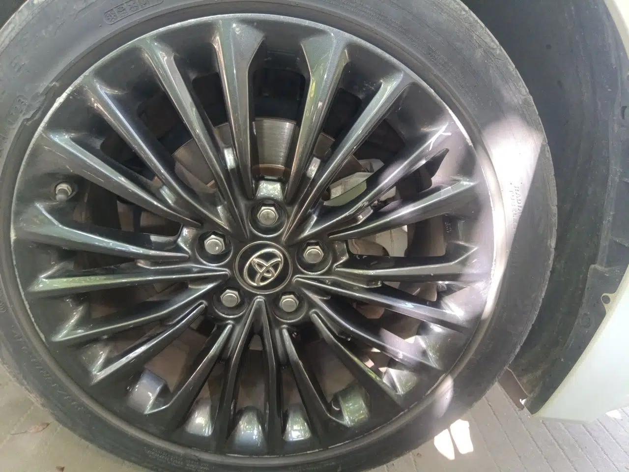 Toyota Avalon 2022 2.0L XLE Premium Edition — миниатюра 8