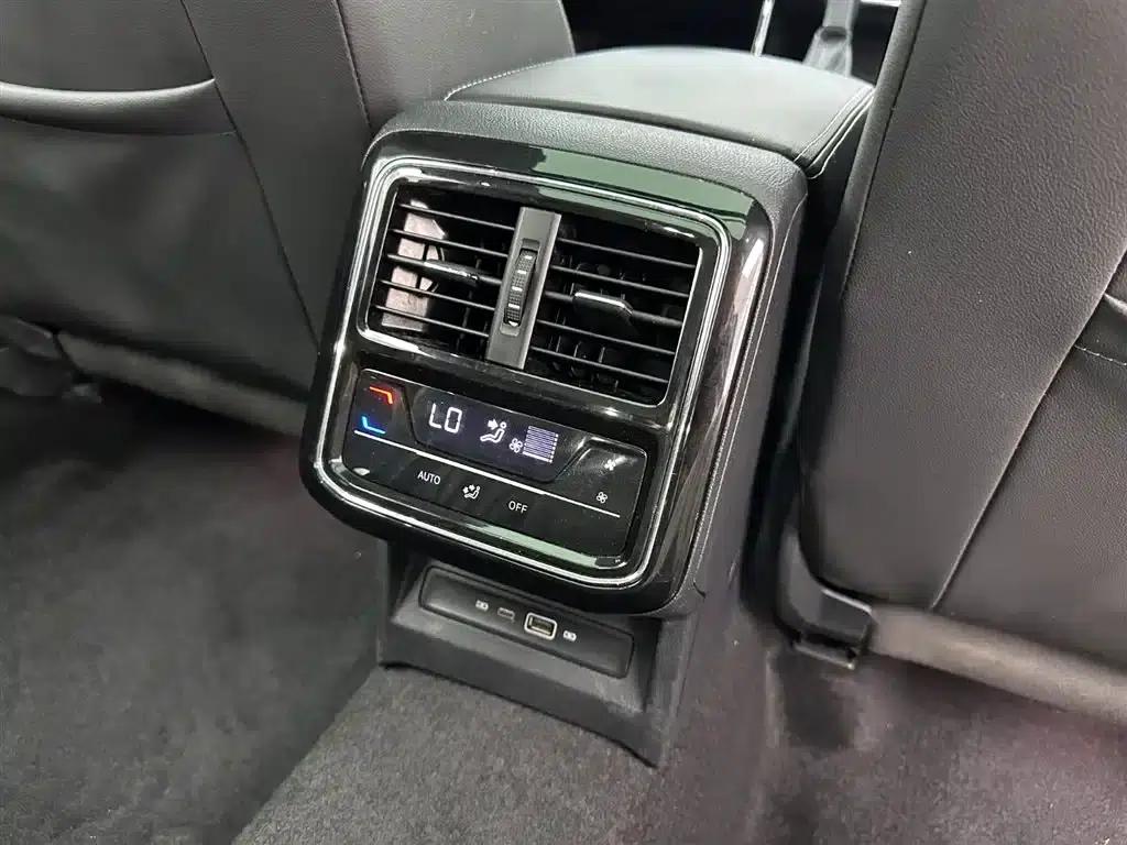 2024 Passat 330TSI Starry Sky Elite Edition — миниатюра 24