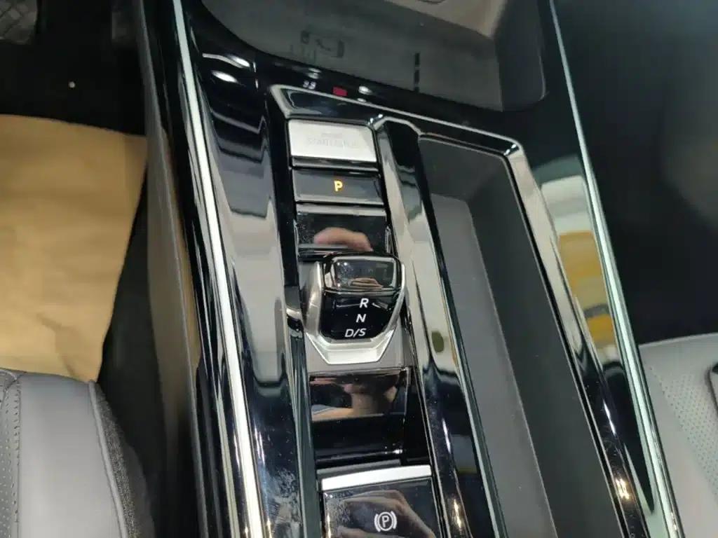 Lamando 2026 Model, Lamando L GTS 380TSI Lingfeng Millionth Anniversary Edition — миниатюра 14
