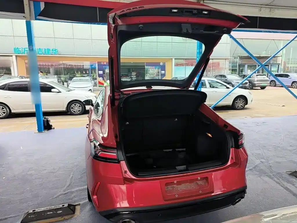 Lamando 2026 Model, Lamando L GTS 380TSI Lingfeng Millionth Anniversary Edition — миниатюра 19