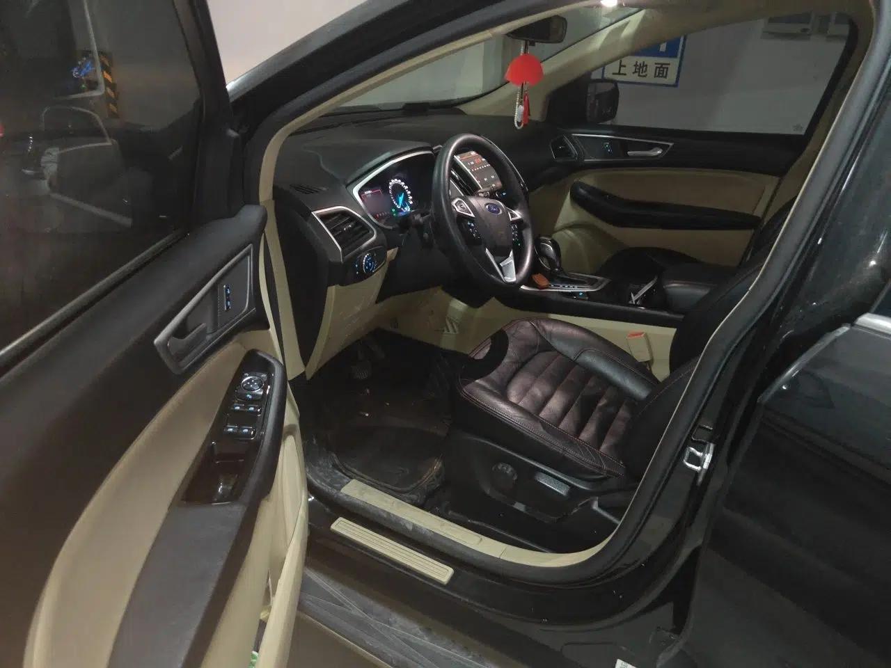 Ford Edge 2016 EcoBoost 245 Two-Wheel-Drive Titanium 5-Seater — миниатюра 16