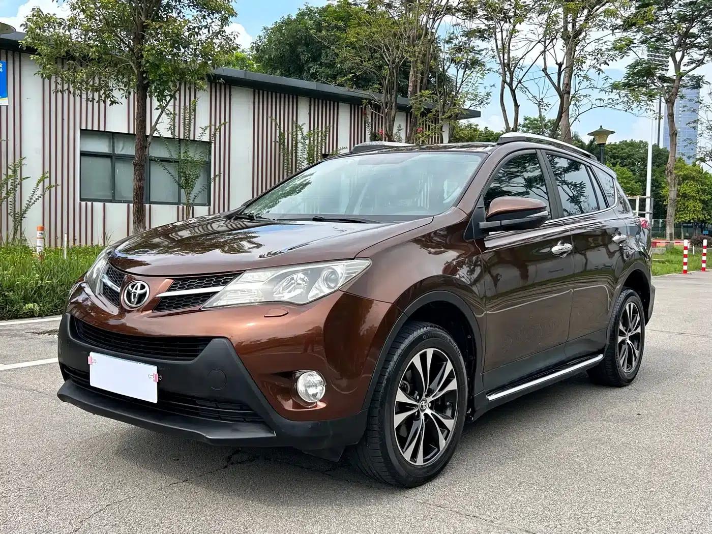 2015 RAV4 2.5L Automatic 4WD Elite Edition — миниатюра 1