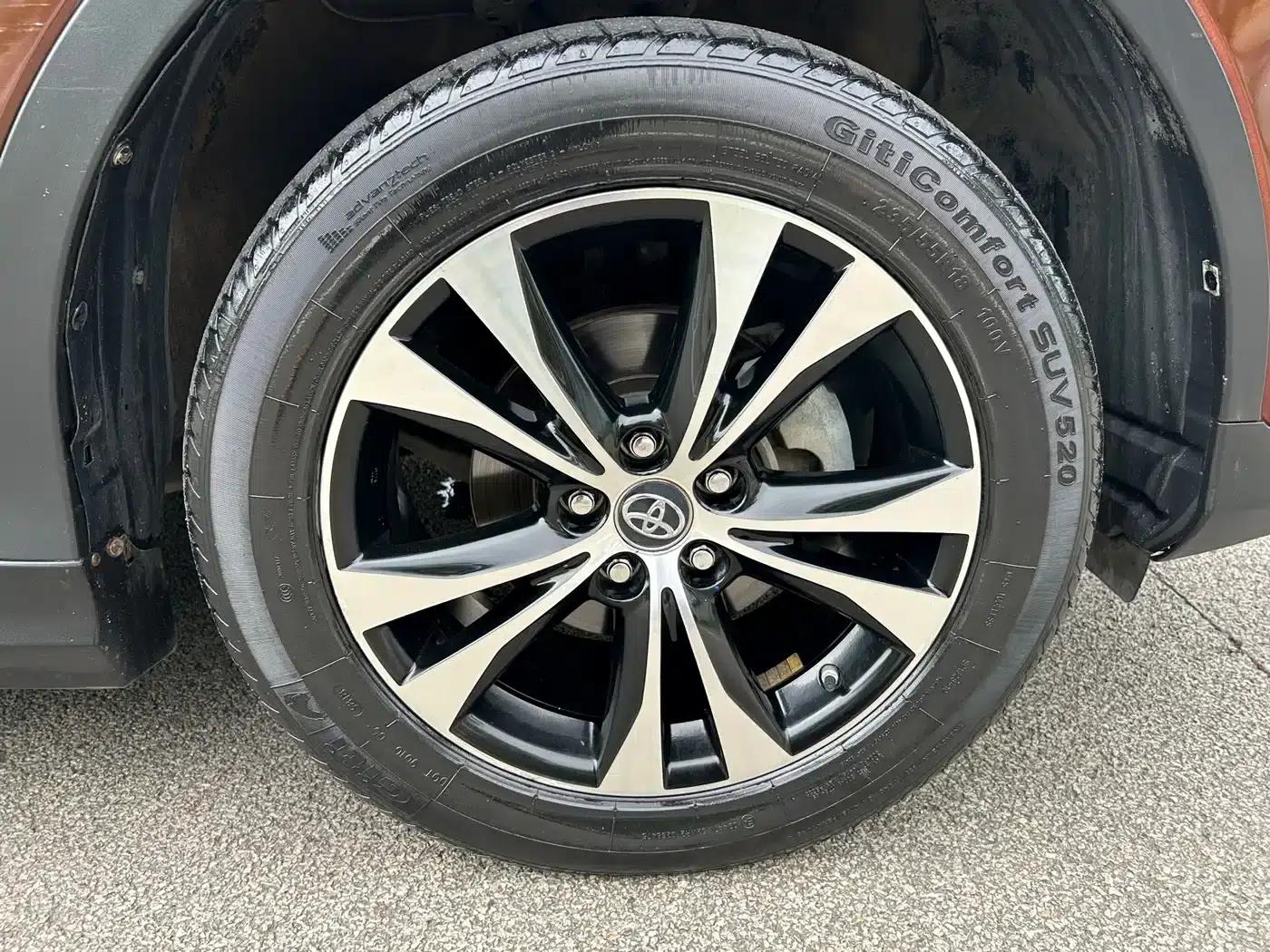 2015 RAV4 2.5L Automatic 4WD Elite Edition — миниатюра 14