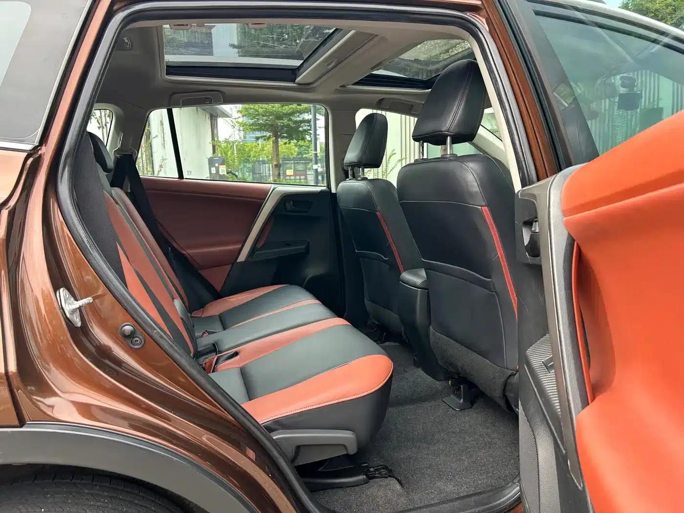 2015 RAV4 2.5L Automatic 4WD Elite Edition — миниатюра 18