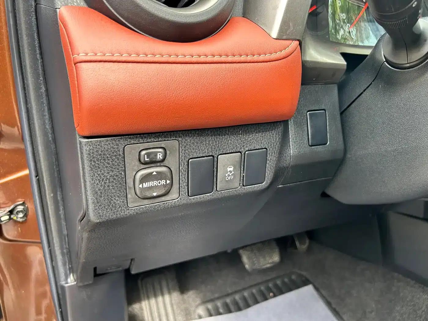 2015 RAV4 2.5L Automatic 4WD Elite Edition — миниатюра 20