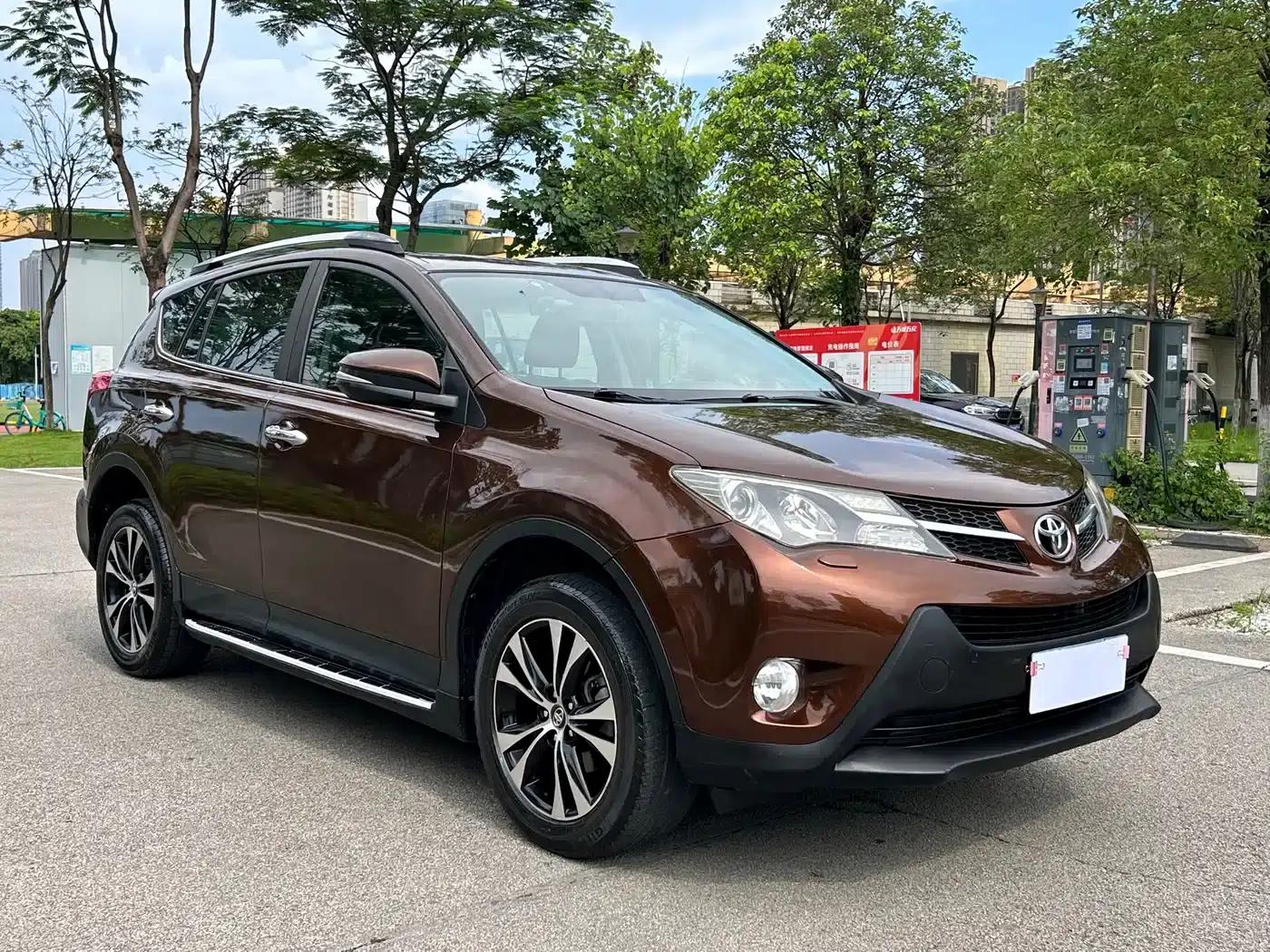 2015 RAV4 2.5L Automatic 4WD Elite Edition — миниатюра 3