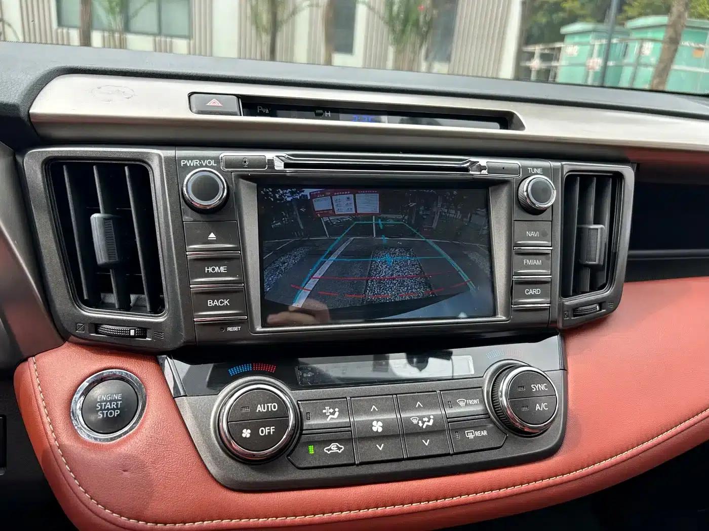 2015 RAV4 2.5L Automatic 4WD Elite Edition — миниатюра 5
