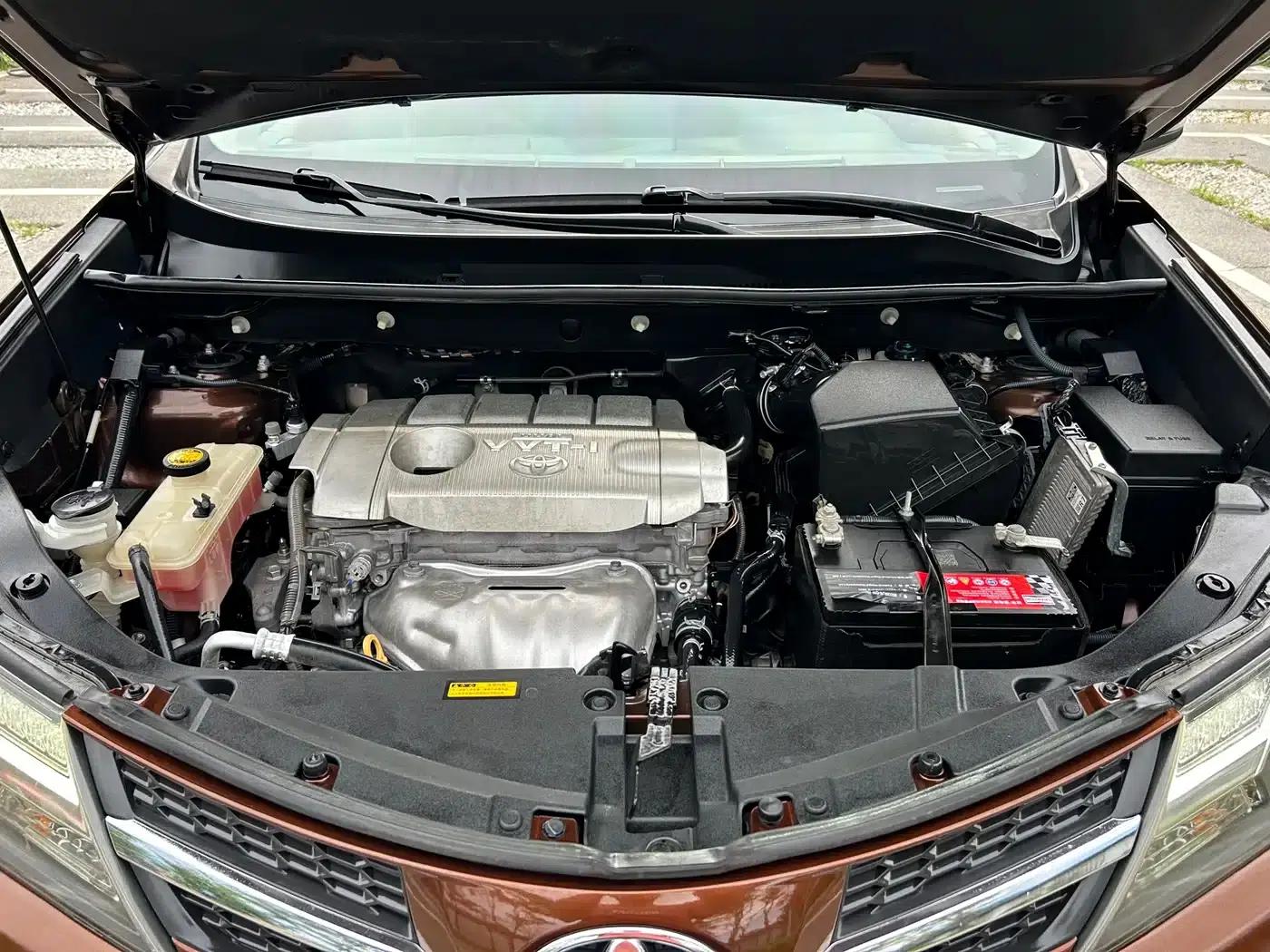 2015 RAV4 2.5L Automatic 4WD Elite Edition — миниатюра 7