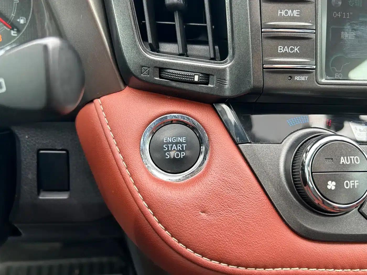2015 RAV4 2.5L Automatic 4WD Elite Edition — миниатюра 10