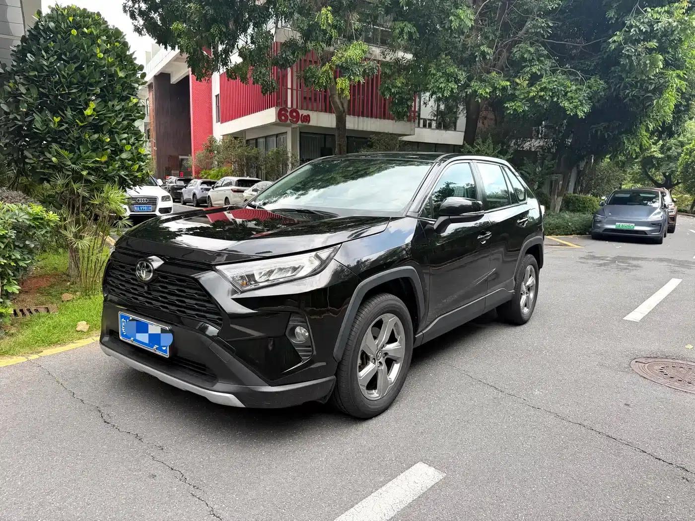 2022 Toyota RAV4 2.0L CVT 2WD Fashion Edition — миниатюра 1