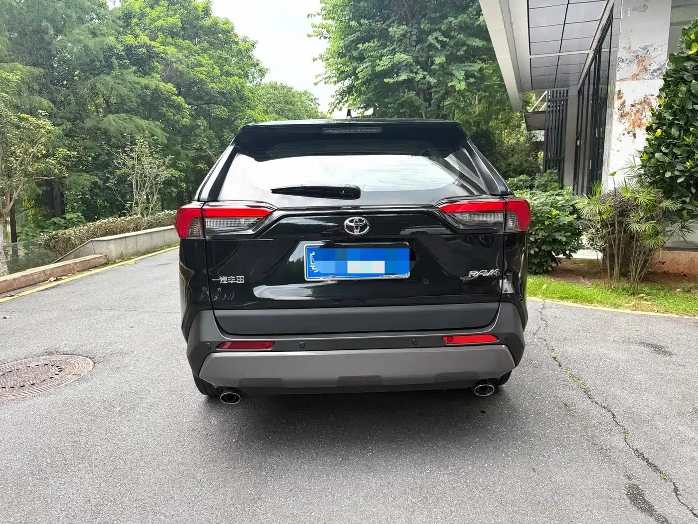 2022 Toyota RAV4 2.0L CVT 2WD Fashion Edition — миниатюра 4