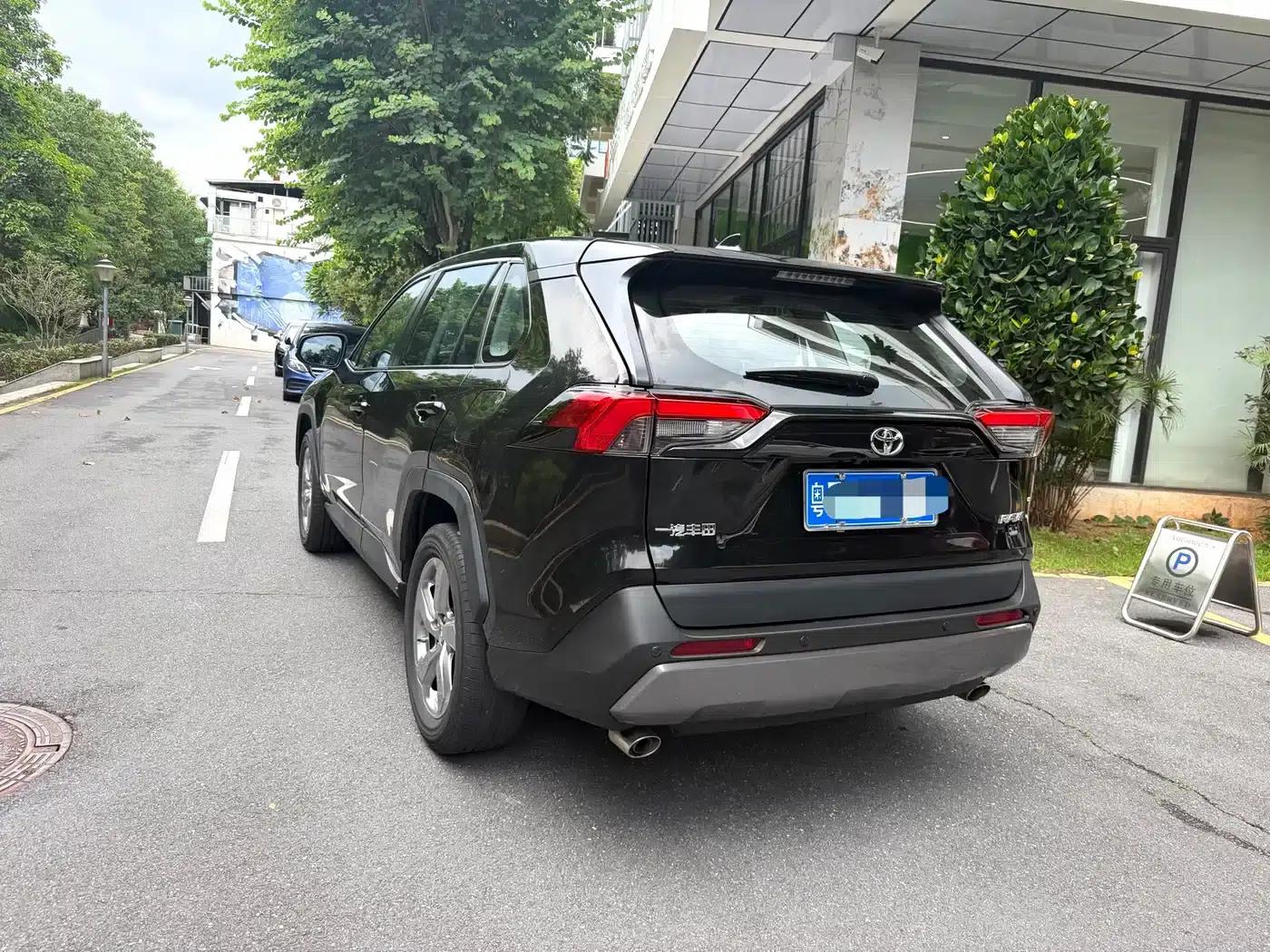 2022 Toyota RAV4 2.0L CVT 2WD Fashion Edition — миниатюра 6